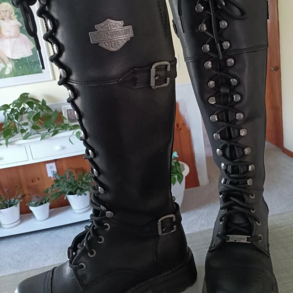 Harley Davidson Branded Woman's Boots - Picture 2 of 2